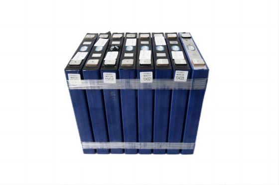 Bateria de fosfato de ferro de lítio de alta potência 3,2 V 202AH à prova d'água sem efeito de memória incorporada BMS para equipamentos de medição