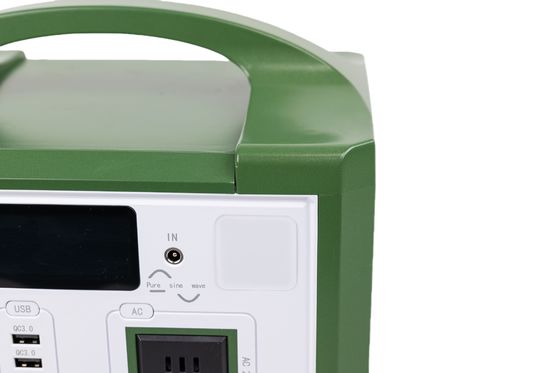 CE aprovado Carregamento sem fio Banco de energia solar portátil ininterrupto com caixa de plástico verde para sistema de backup UPS