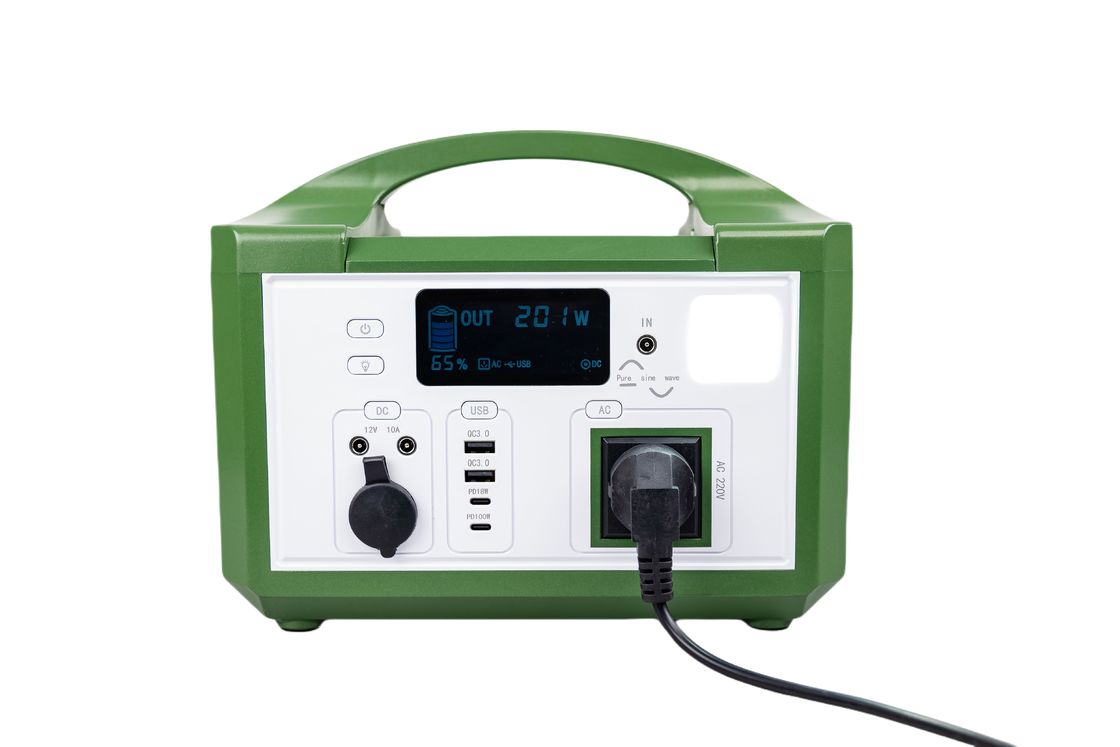 CE aprovado Carregamento sem fio Banco de energia solar portátil ininterrupto com caixa de plástico verde para sistema de backup UPS